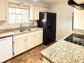 1313 Reddleshire Lane 1313, Houston TX 77043