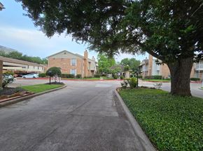 10615 Briar Forest Drive 1001, Houston TX 77042