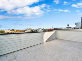 5439 Darling Street, Houston TX 77007