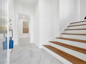 5439 Darling Street, Houston TX 77007