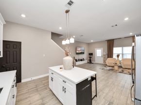 8719 Compton Street, Houston TX 77016