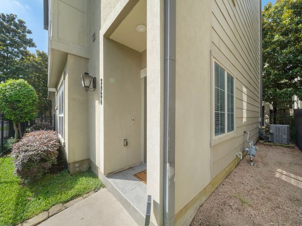 2924 Leeland Street, Houston TX 77003