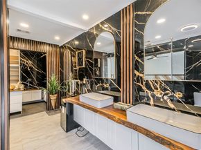 7810 Nairn Street, Houston TX 77074