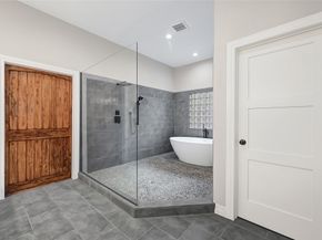 7045 Cayton Street, Houston TX 77061