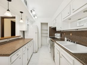 11540 Chimney Rock Road 112, Houston TX 77035