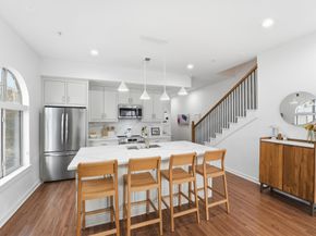 806 Jackson Hill Street 201, Houston TX 77007