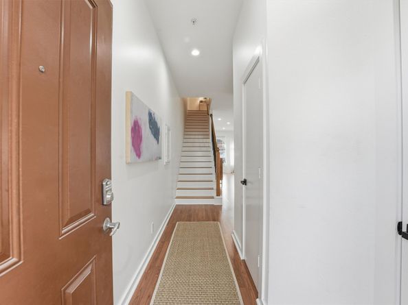 806 Jackson Hill Street 201, Houston TX 77007