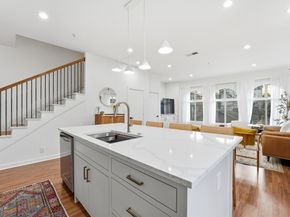 806 Jackson Hill Street 201, Houston TX 77007