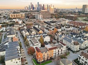 806 Jackson Hill Street 201, Houston TX 77007