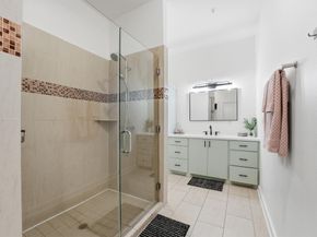 806 Jackson Hill Street 201, Houston TX 77007