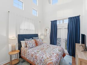 806 Jackson Hill Street 201, Houston TX 77007