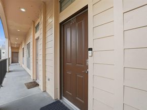 806 Jackson Hill Street 201, Houston TX 77007