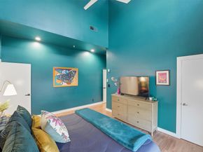 806 Jackson Hill Street 201, Houston TX 77007