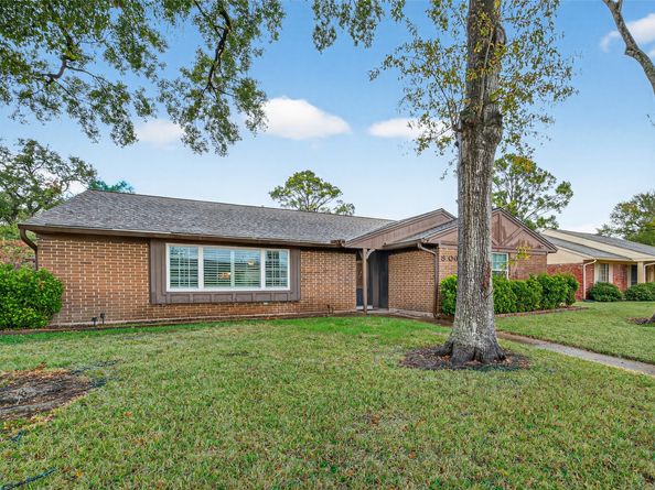 8106 Twin Hills Drive, Houston TX 77071