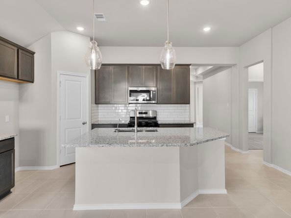 1068 Shoal Creek Trail, Conroe TX 77304