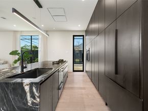 419 W 30th Street, Houston TX 77018