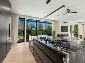 419 W 30th Street, Houston TX 77018