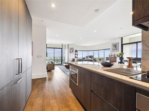 1701 Hermann Drive 23B, Houston TX 77004