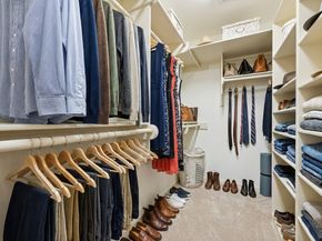 10 S Briar Hollow Lane 90, Houston TX 77027