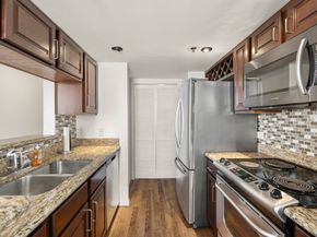 3525 Sage Road 1204, Houston TX 77056