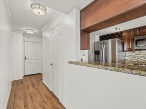 3525 Sage Road 1204, Houston TX 77056