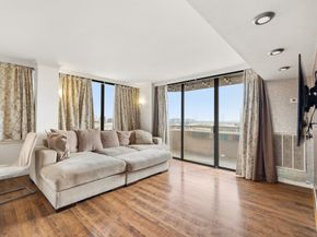 3525 Sage Road 1204, Houston TX 77056