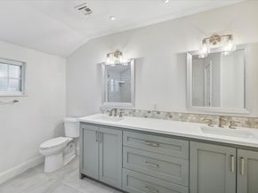 5857 Valley Forge Drive 110, Houston TX 77057