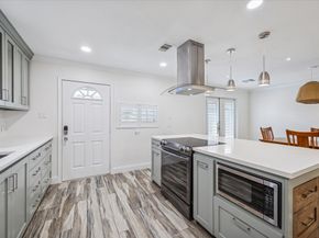 5857 Valley Forge Drive 110, Houston TX 77057