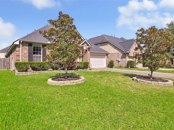 16011 Walnut Shores Drive, Houston TX 77044