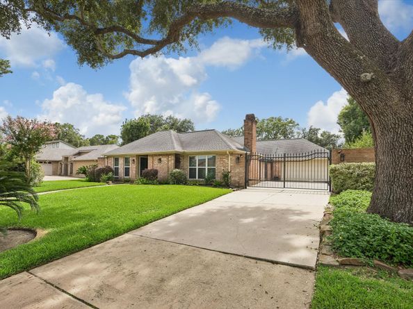 3019 Triway Lane, Houston TX 77043