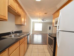 11045 Landswalk Drive 115, Houston TX 77099