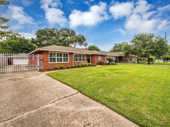 4706 Tonawanda Drive, Houston TX 77035