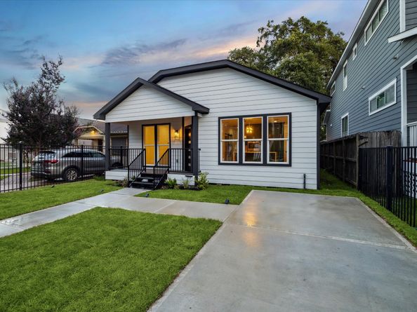 318 W 24th Street, Houston TX 77008
