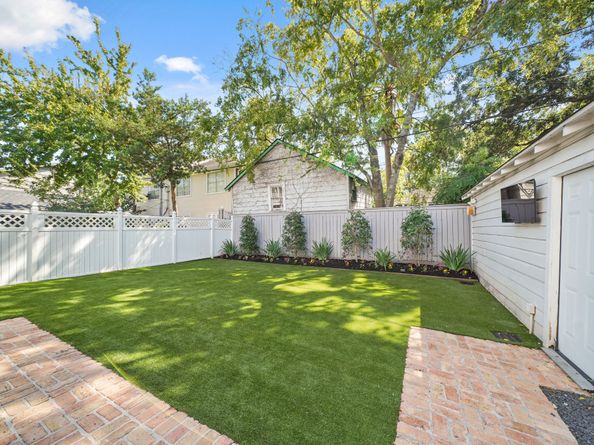 2307 Branard Street, Houston TX 77098