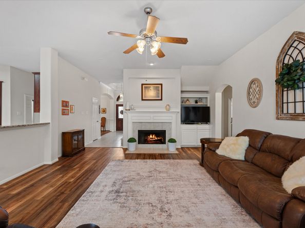 12719 Rocky Briar Lane, Tomball TX 77377