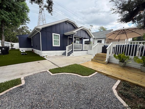 1602 Luzon Street, Houston TX 77009