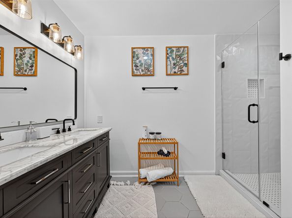 1602 Luzon Street, Houston TX 77009