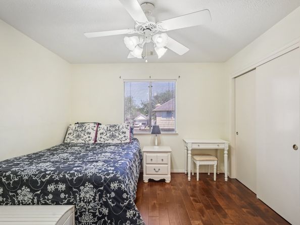 17011 Sailors Moon Court, Friendswood TX 77546