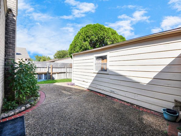 4138 Boone Road, Houston TX 77072