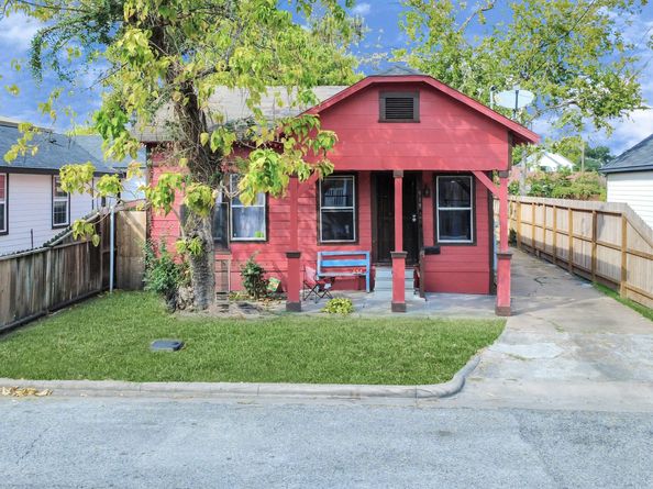 919 E 32nd Street, Houston TX 77022