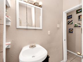 919 E 32nd Street, Houston TX 77022