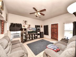 919 E 32nd Street, Houston TX 77022
