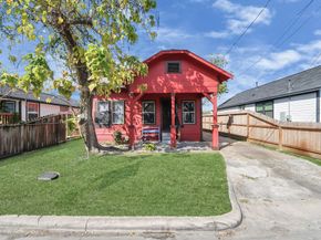 919 E 32nd Street, Houston TX 77022