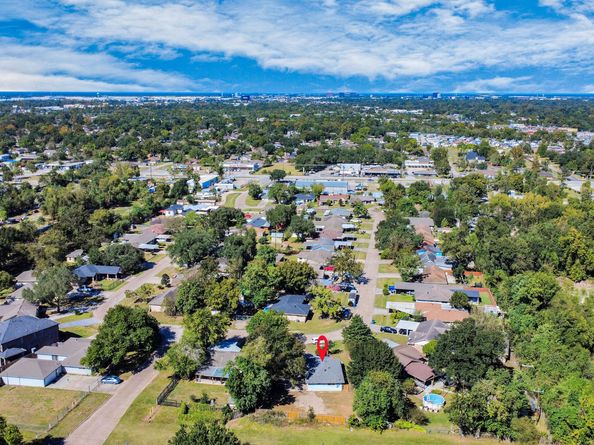 8706 Meadowview Drive, Houston TX 77037