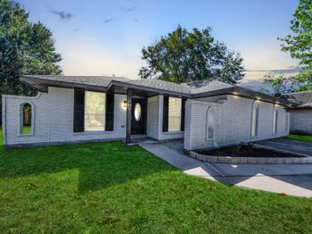 8706 Meadowview Drive