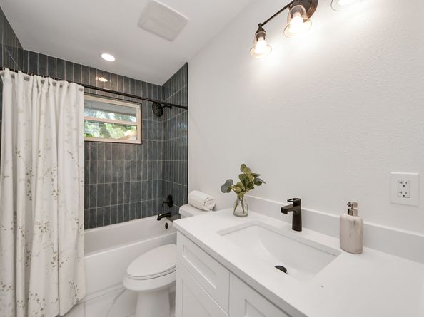 8706 Meadowview Drive, Houston TX 77037