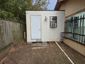 11531 Villa Heights Drive, Houston TX 77066