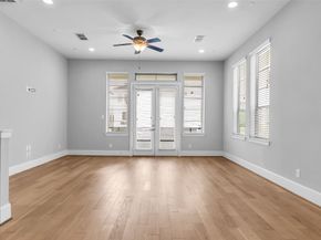 5429 Larkin Street, Houston TX 77007