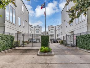 5429 Larkin Street, Houston TX 77007