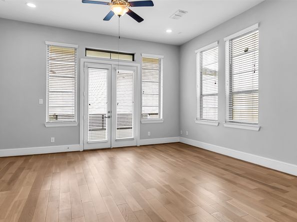 5429 Larkin Street, Houston TX 77007